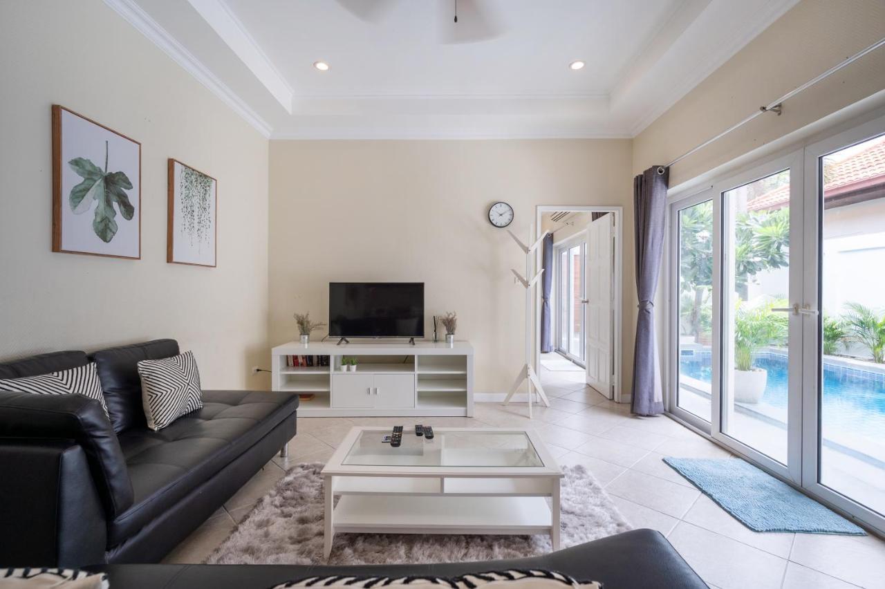 Majestic Residence Pool Villas 2 Bedrooms Private Beach 芭達亞 外观 照片